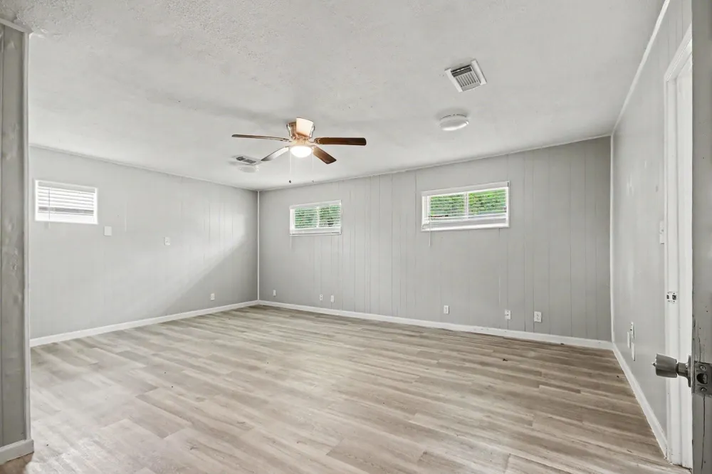 203 Chestnut Street Lake Jackson, TX 77566