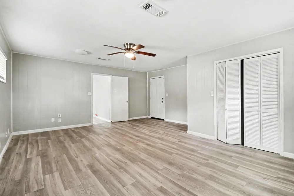203 Chestnut Street Lake Jackson, TX 77566