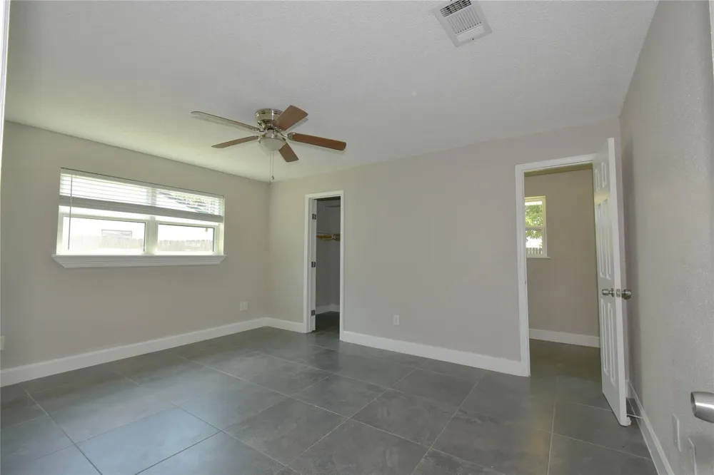 1126 Robert Street Pearland, TX 77581