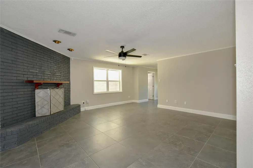 1126 Robert Street Pearland, TX 77581