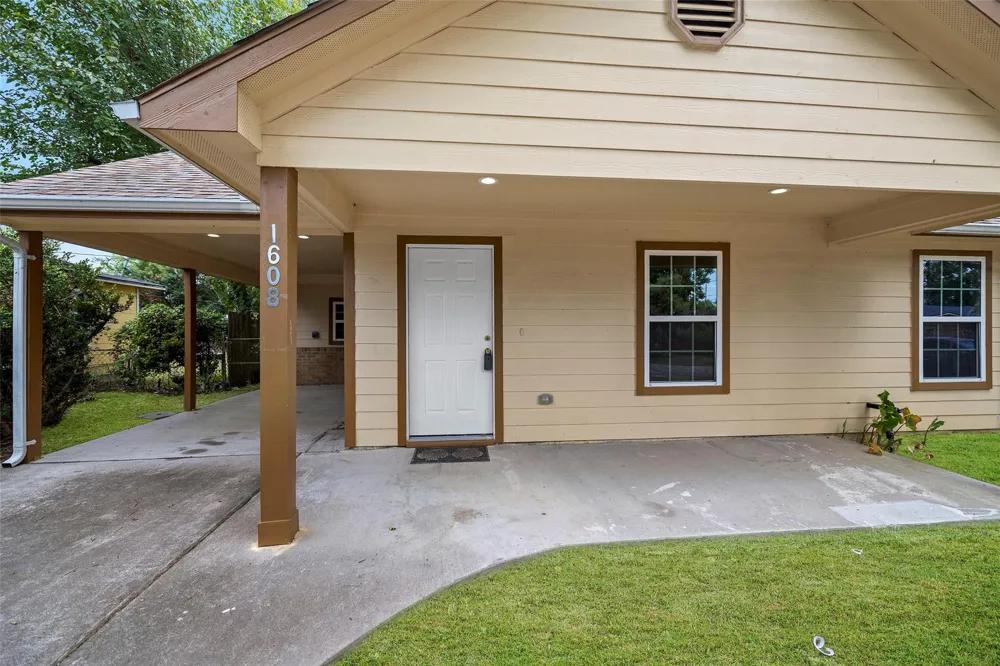 1608 Eastway Street Galena Park, TX 77547