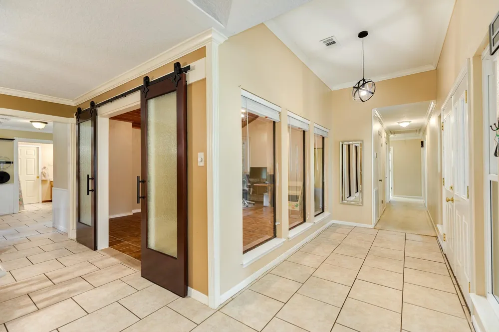 54 Royal Oak Circle Lake Jackson, TX 77566