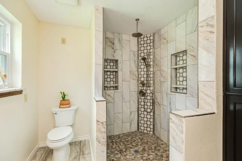 54 Royal Oak Circle Lake Jackson, TX 77566