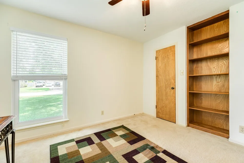 54 Royal Oak Circle Lake Jackson, TX 77566