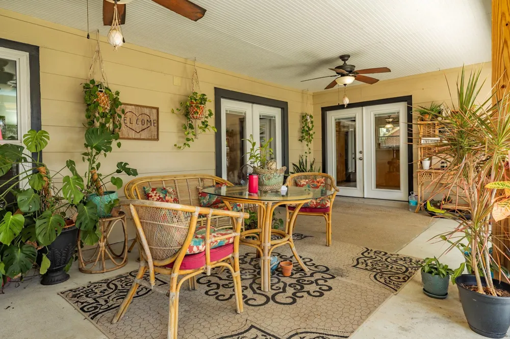 54 Royal Oak Circle Lake Jackson, TX 77566