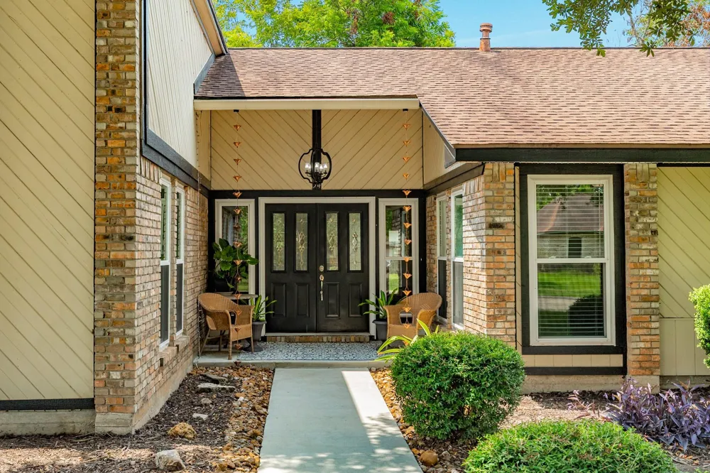 54 Royal Oak Circle Lake Jackson, TX 77566