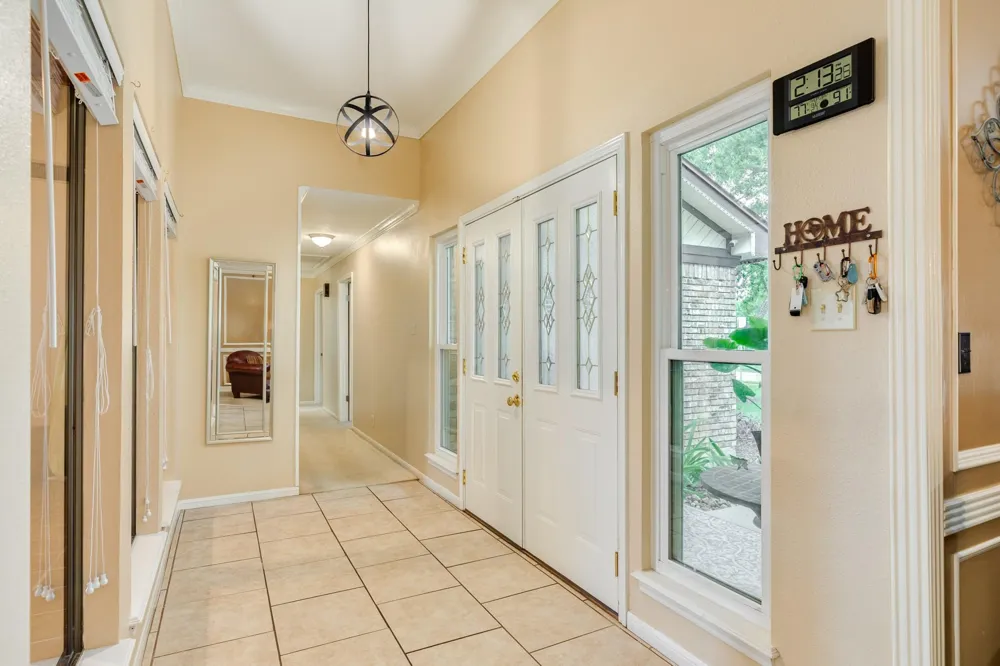 54 Royal Oak Circle Lake Jackson, TX 77566