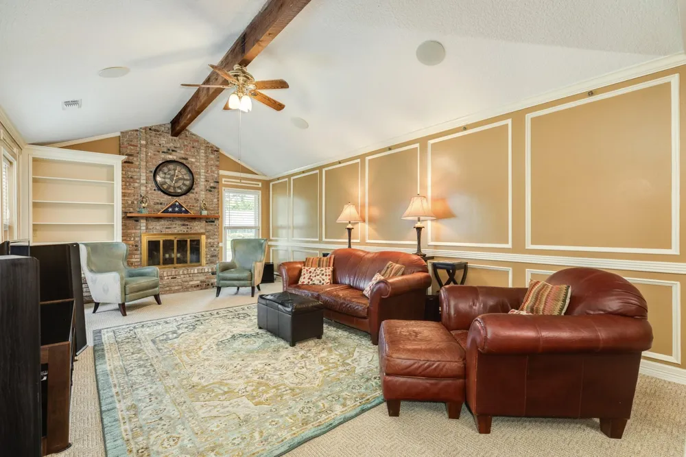 54 Royal Oak Circle Lake Jackson, TX 77566
