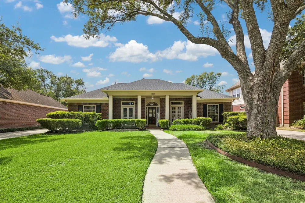 15835 Echo Lodge Drive Houston, TX 77095
