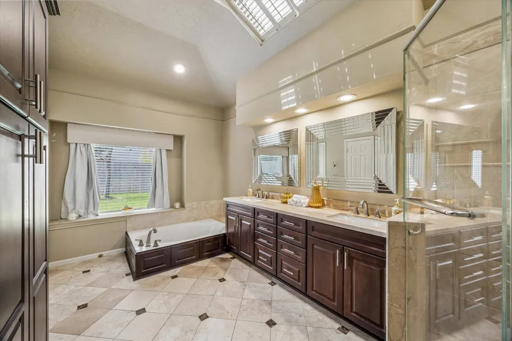 15835 Echo Lodge Drive Houston, TX 77095