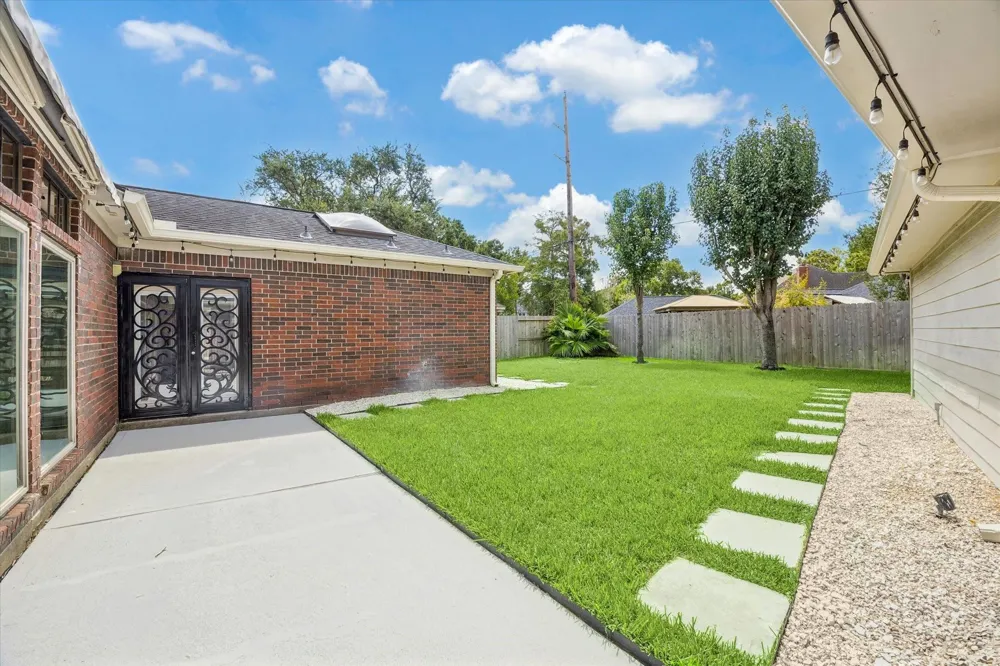 15835 Echo Lodge Drive Houston, TX 77095