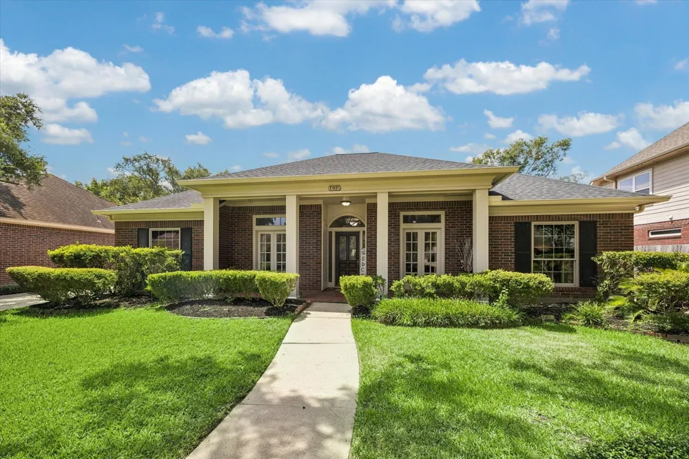 15835 Echo Lodge Drive Houston, TX 77095