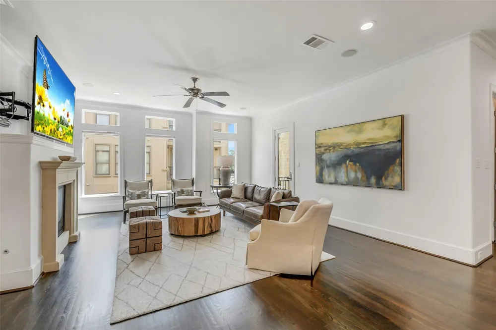 859 Rosastone Trail Houston, TX 77024