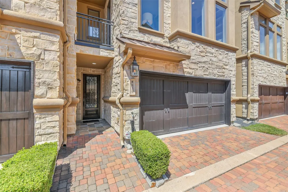 859 Rosastone Trail Houston, TX 77024