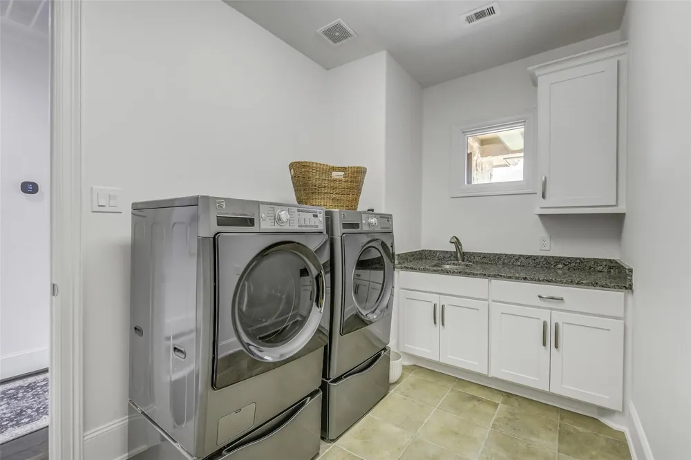 859 Rosastone Trail Houston, TX 77024