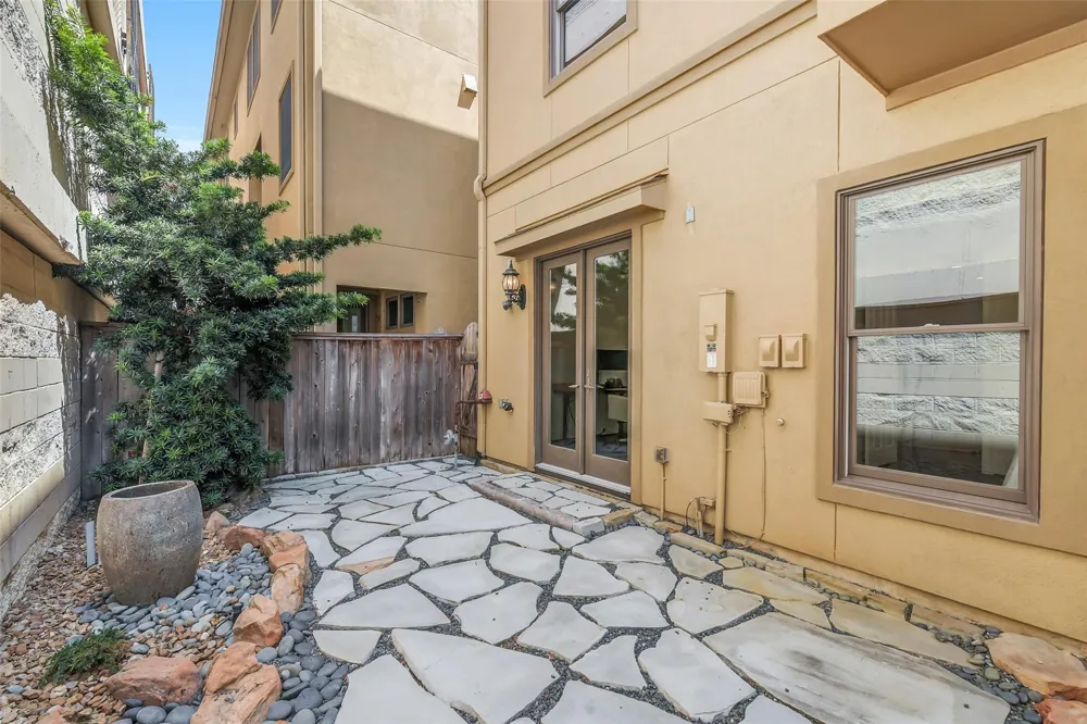 859 Rosastone Trail Houston, TX 77024