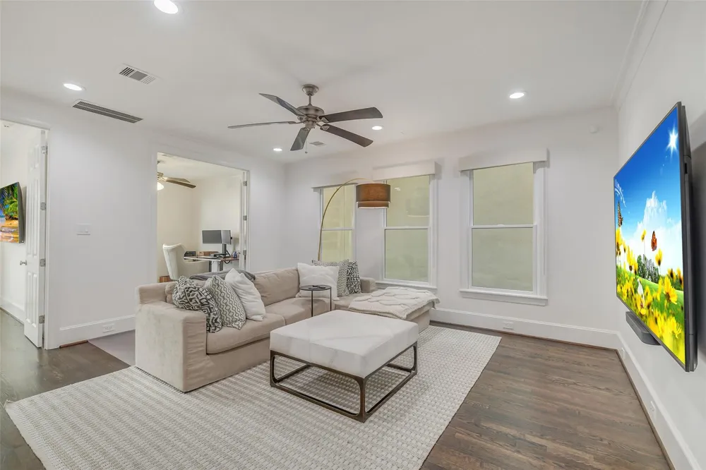 859 Rosastone Trail Houston, TX 77024