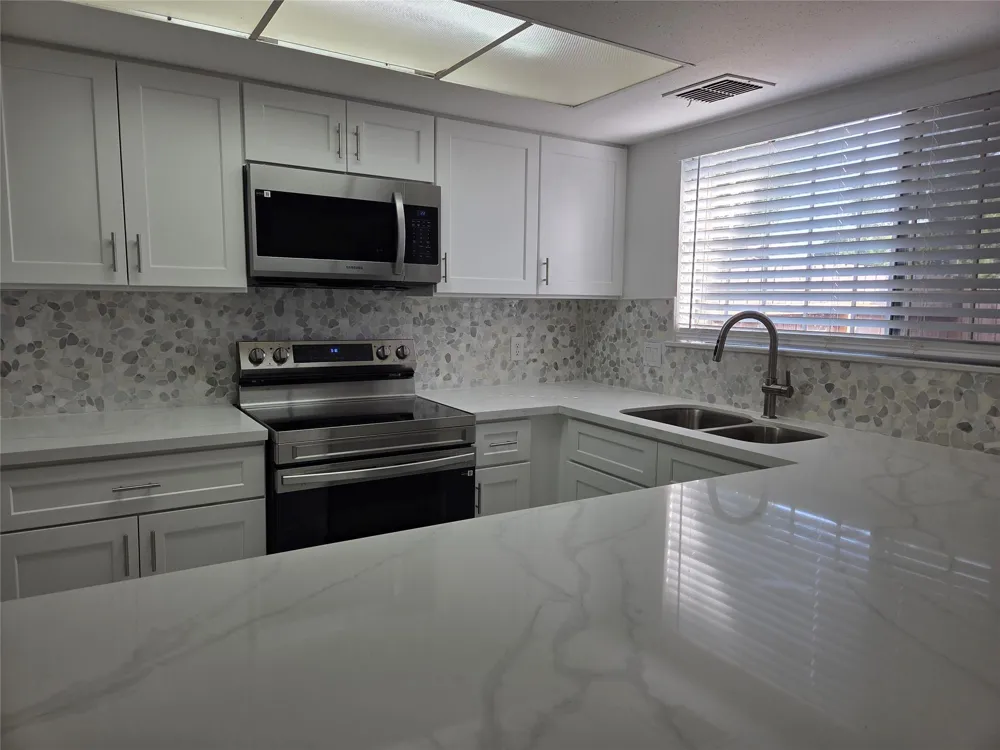 12177 Sharpview Drive Houston, TX 77072