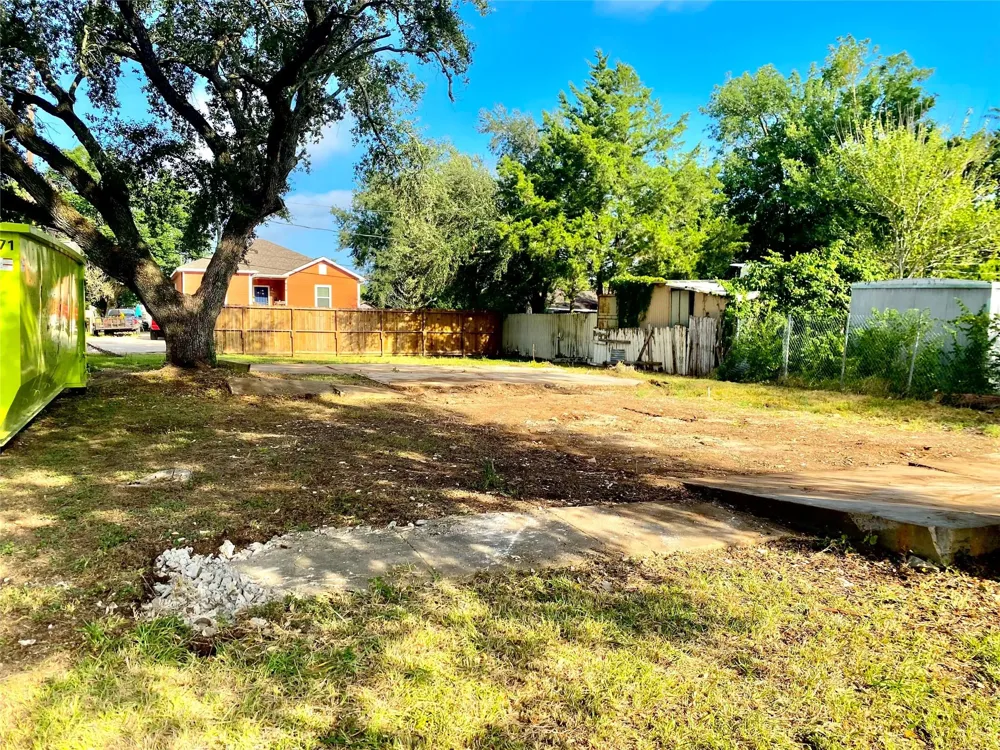 608 S East Avenue Wharton, TX 77488