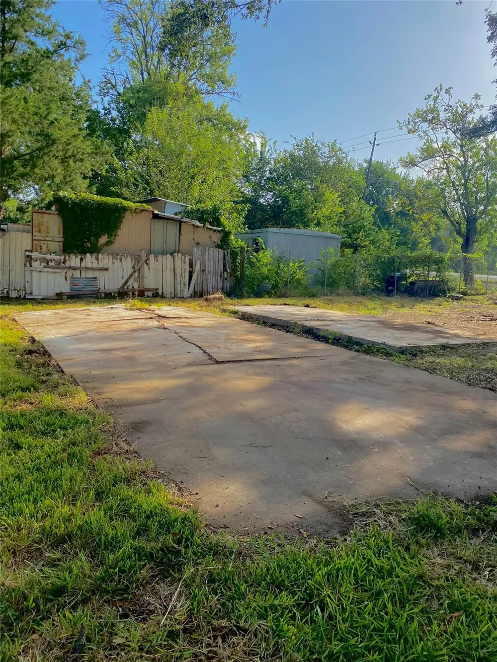 608 S East Avenue Wharton, TX 77488