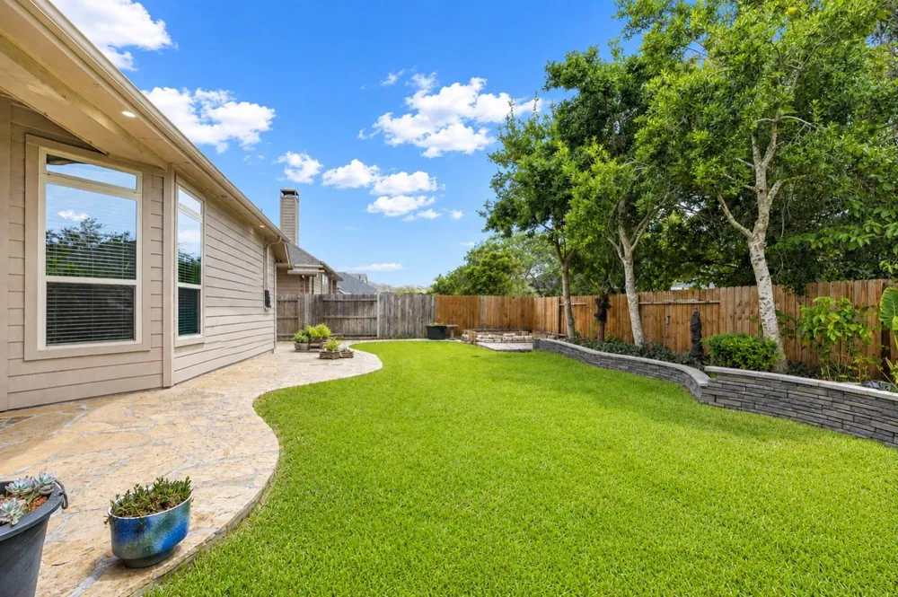 6158 Granger Lane League City, TX 77573