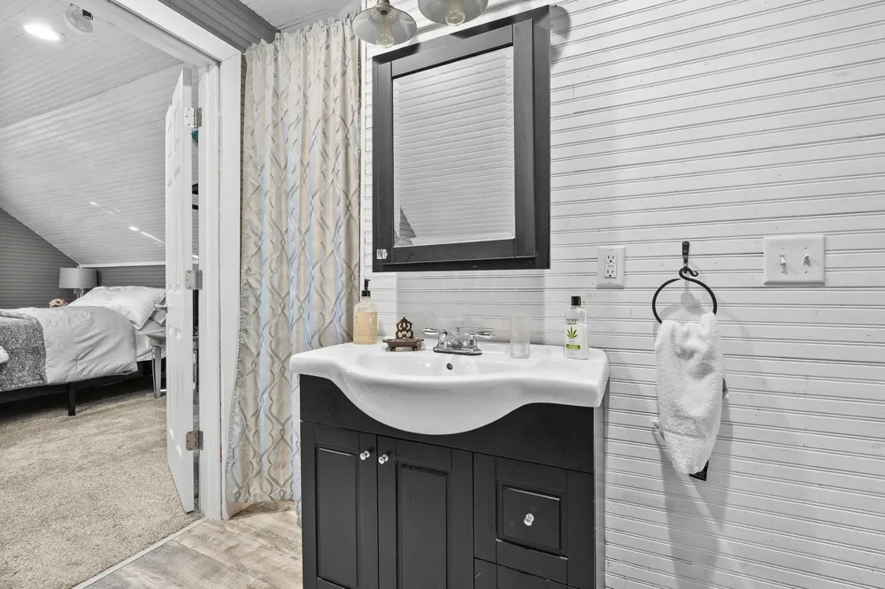 12405 Oak Ridge Road Plainwell, MI 49080