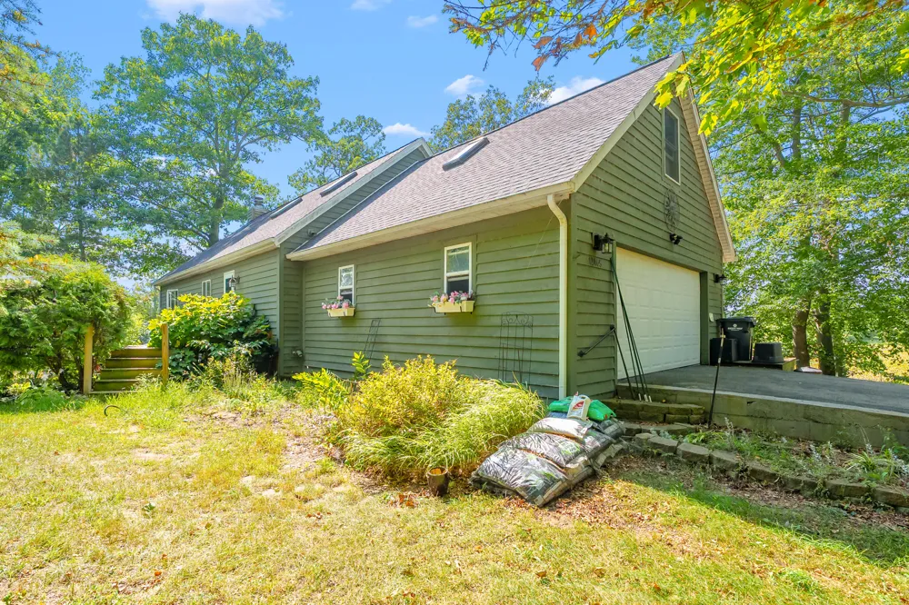 12405 Oak Ridge Road Plainwell, MI 49080