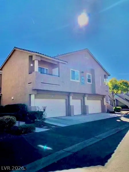 2053 Quarry Ridge Street #201 Las Vegas, NV 89117