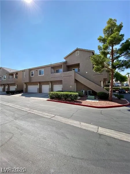 2053 Quarry Ridge Street #201 Las Vegas, NV 89117