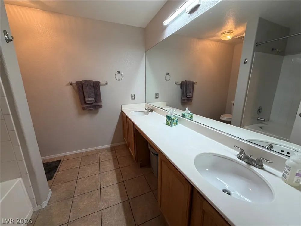 2053 Quarry Ridge Street #201 Las Vegas, NV 89117