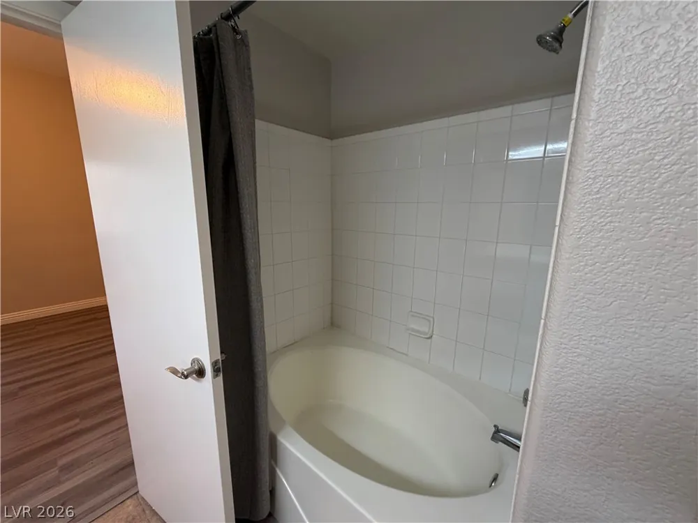 2053 Quarry Ridge Street #201 Las Vegas, NV 89117