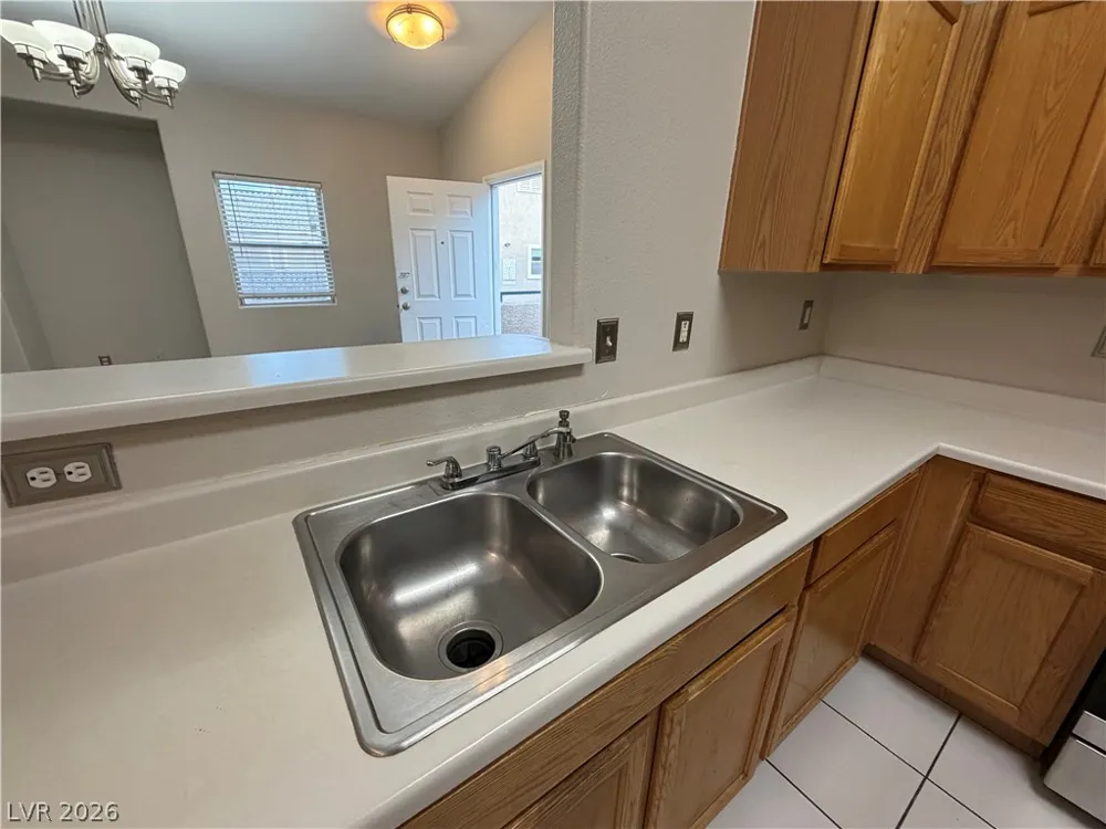 2053 Quarry Ridge Street #201 Las Vegas, NV 89117