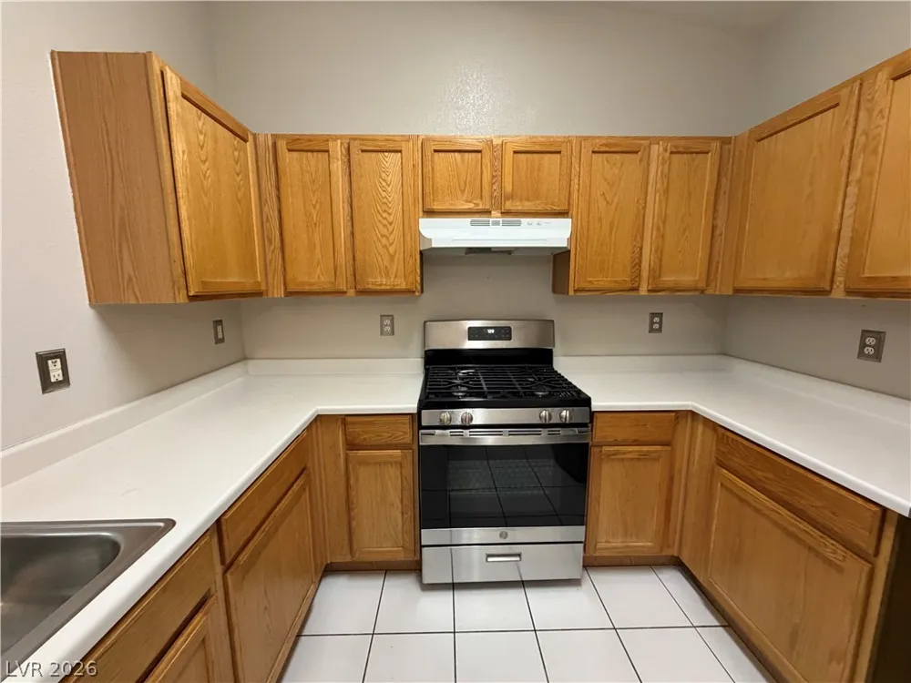 2053 Quarry Ridge Street #201 Las Vegas, NV 89117