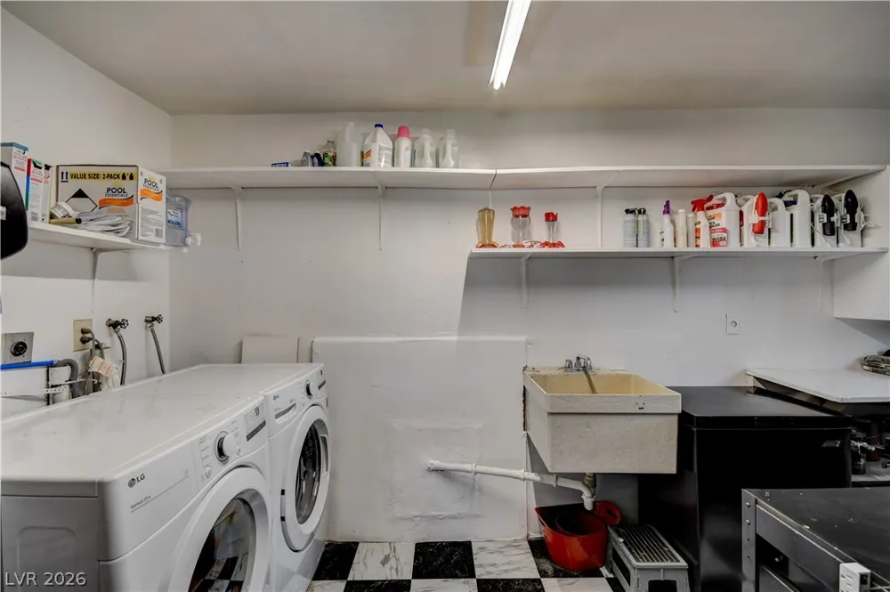 1102 Arapaho Way Boulder City, NV 89005