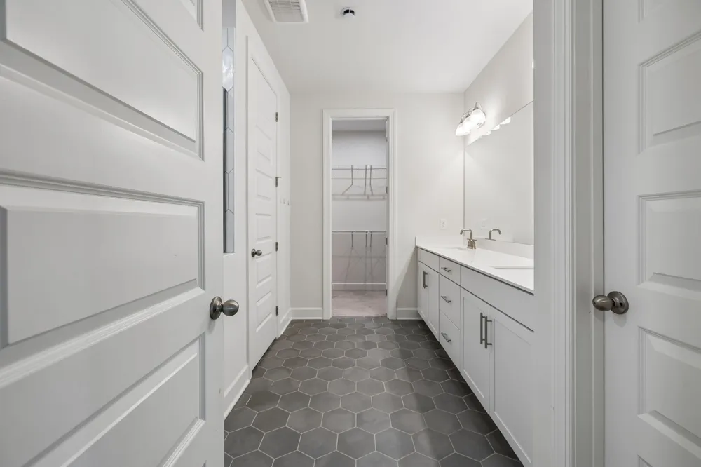 3676 Pierside Dr Hermitage, TN 37076