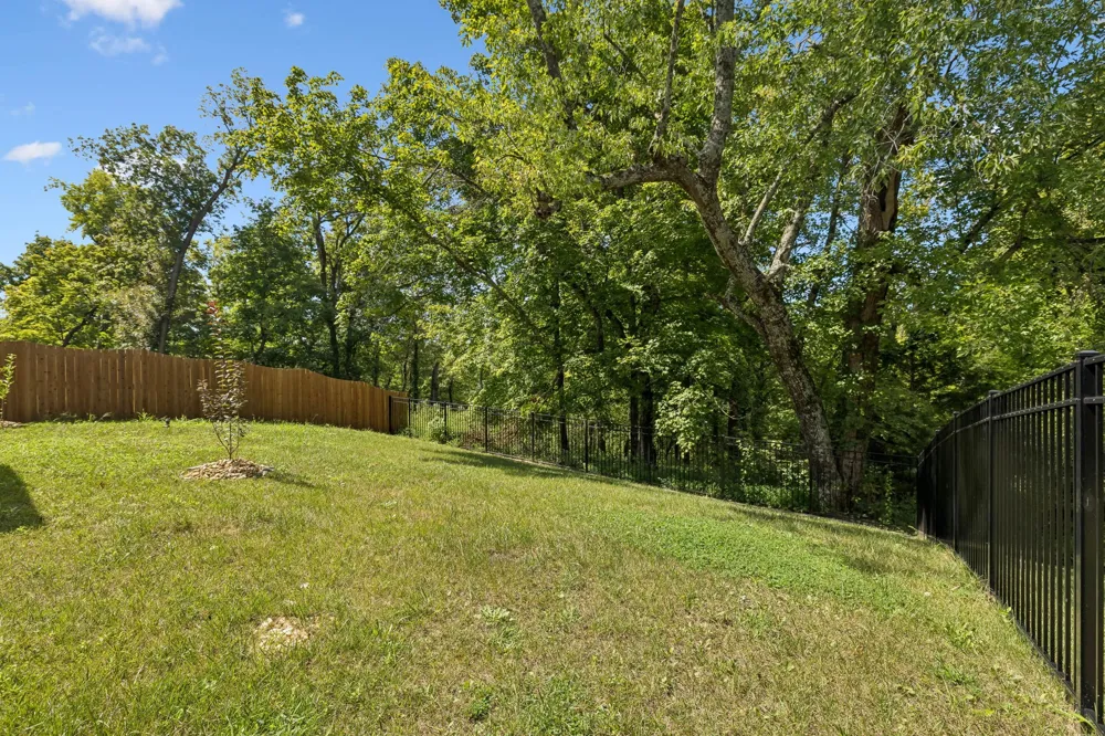 3676 Pierside Dr Hermitage, TN 37076