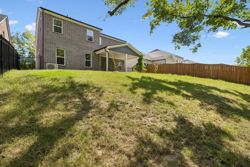 3676 Pierside Dr Hermitage, TN 37076