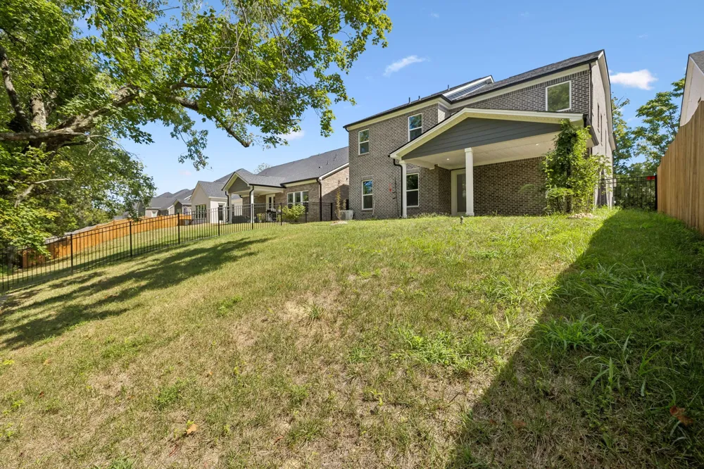 3676 Pierside Dr Hermitage, TN 37076