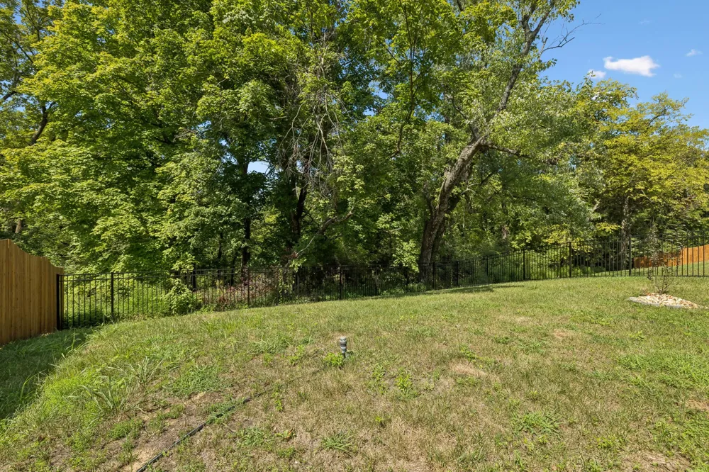 3676 Pierside Dr Hermitage, TN 37076