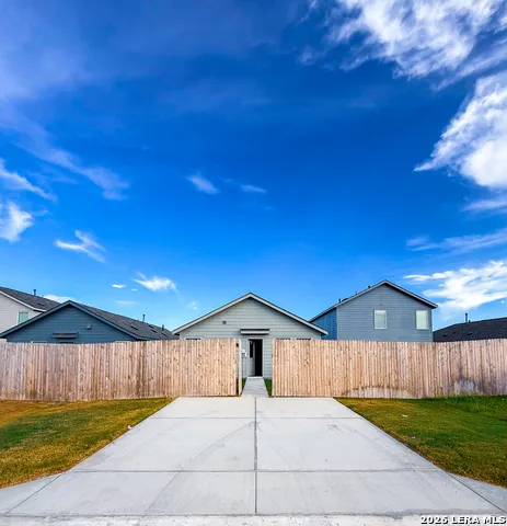 309 TRINITY RIVER HOLW San Marcos, TX 78666