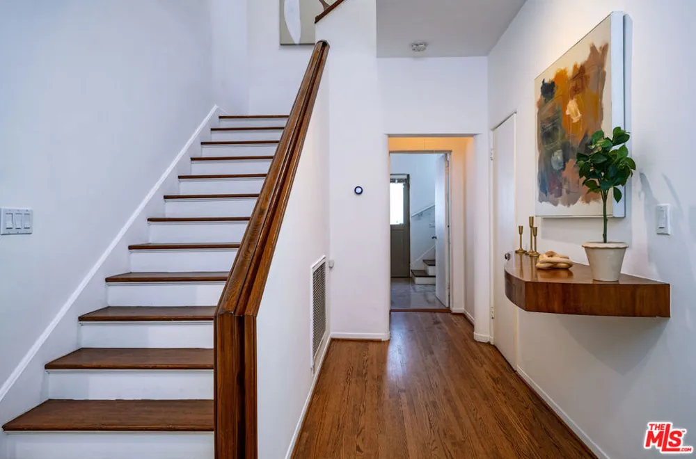 4966 Ambrose Avenue Los Angeles, CA 90027