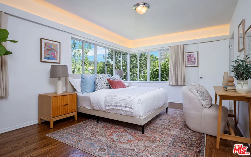 4966 Ambrose Avenue Los Angeles, CA 90027