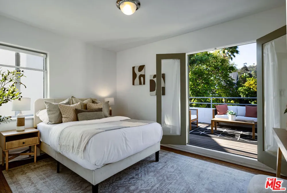 4966 Ambrose Avenue Los Angeles, CA 90027