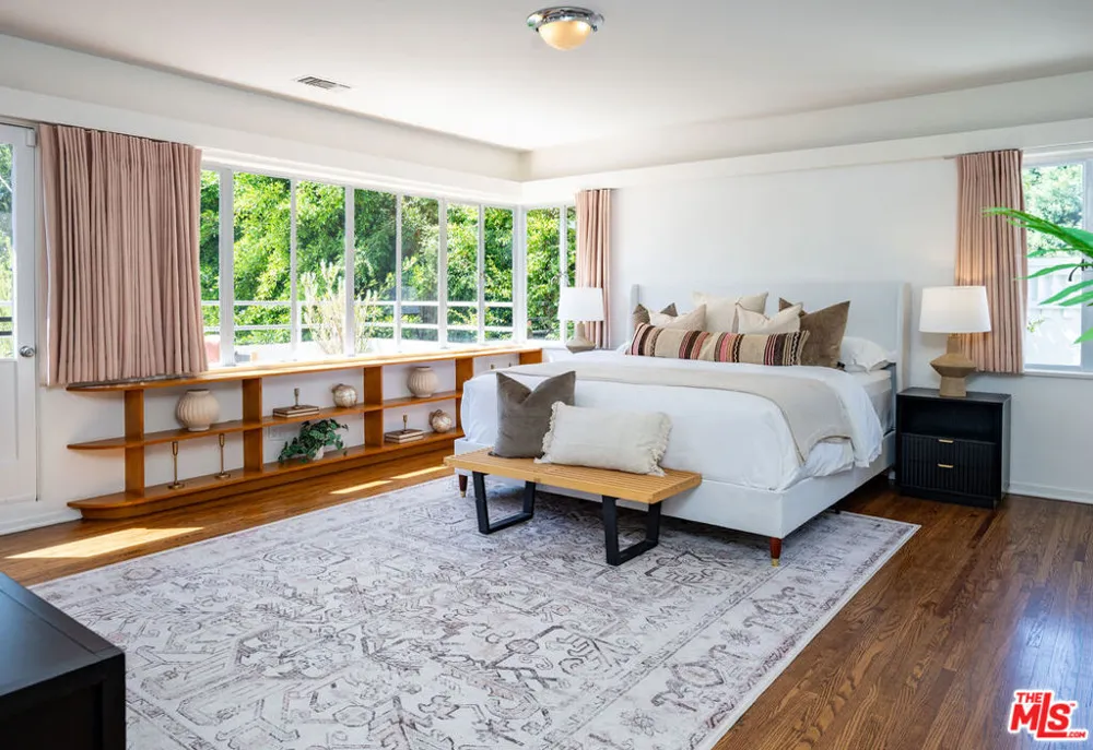 4966 Ambrose Avenue Los Angeles, CA 90027
