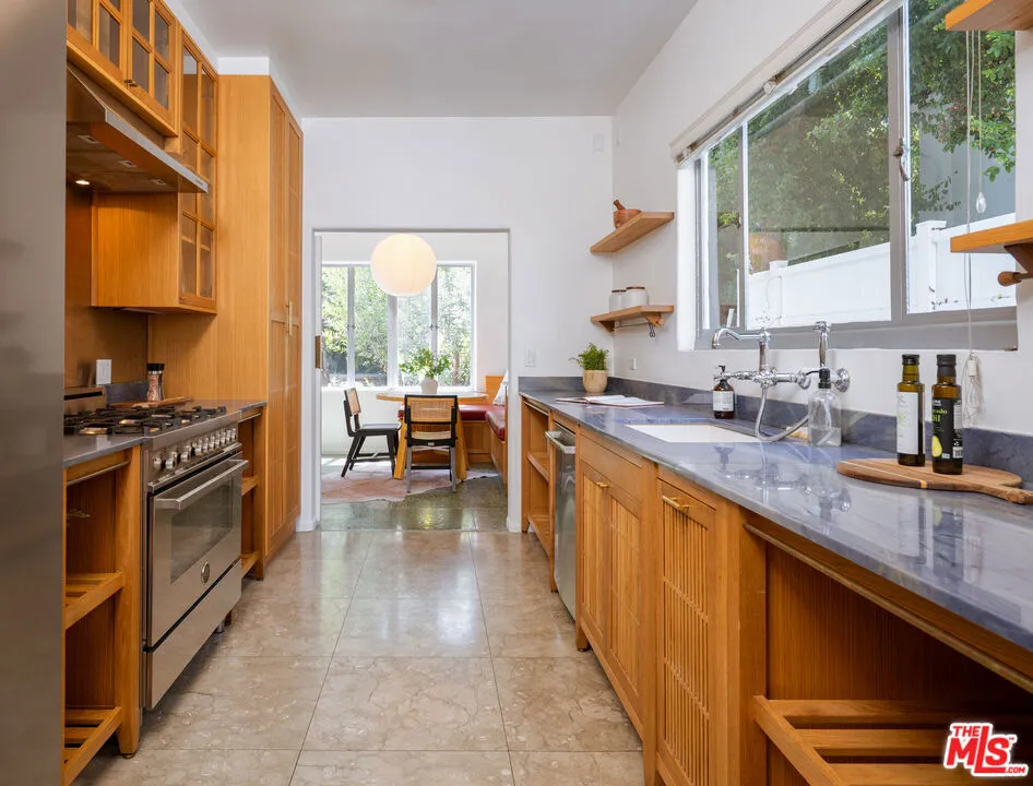 4966 Ambrose Avenue Los Angeles, CA 90027