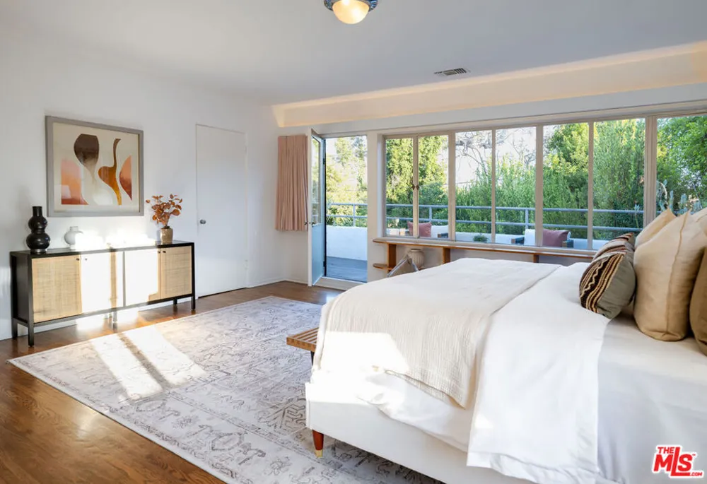 4966 Ambrose Avenue Los Angeles, CA 90027