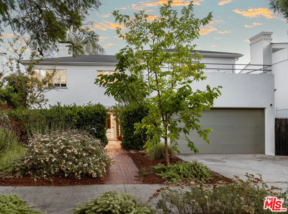 4966 Ambrose Avenue Los Angeles, CA 90027