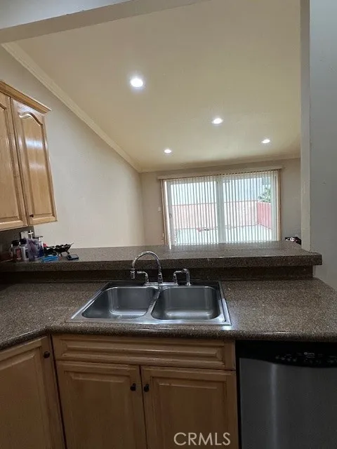 7924 Woodman #80 Panorama City, CA 91402