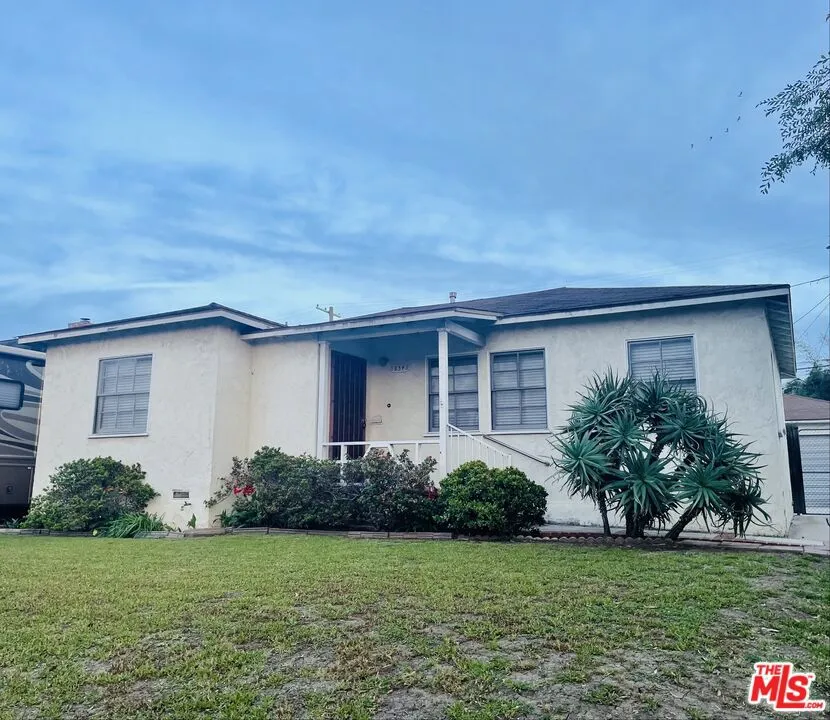 854 Rose Avenue Venice, CA 90291