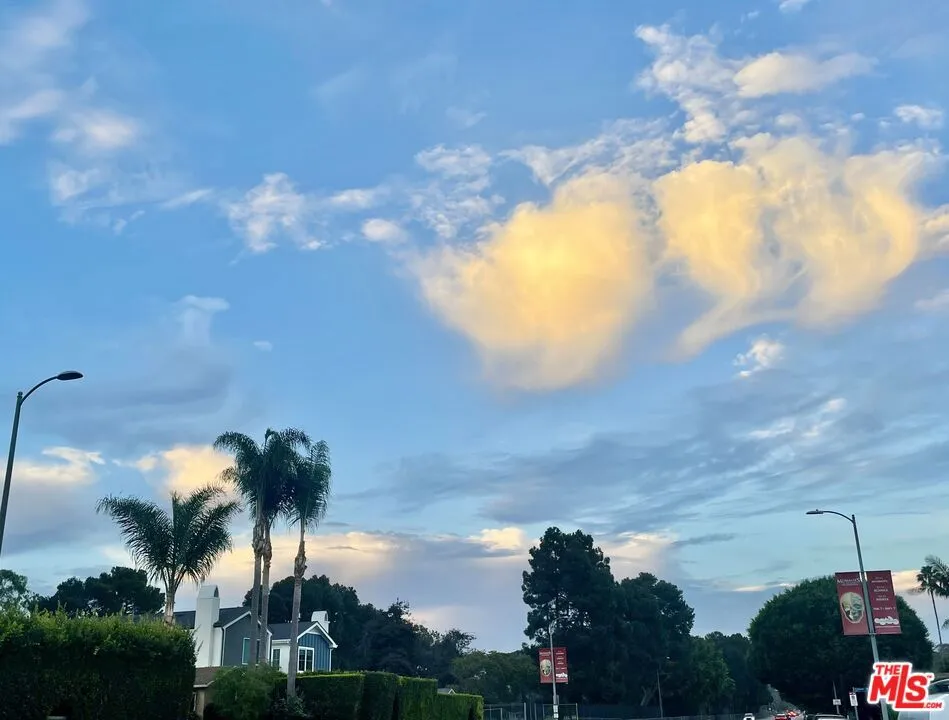 854 Rose Avenue Venice, CA 90291